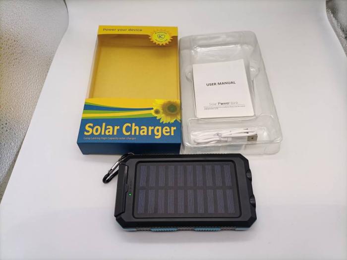 solar-ladegerät-usb-charger-set-juerg-siegrist-holding-ag