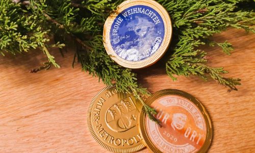 goldige-schoggitaler-frohe-weihnachten-logo-bedruckt-juerg-siegrist-ag