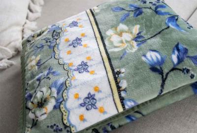 wohndecke-fleece-decke-mit-aufdruck-juerg-siegris-ag