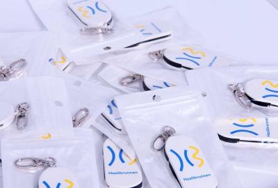 verpackte-usb-ladekabel-mit-werbeaufdruck-juerg-siegrist-ag