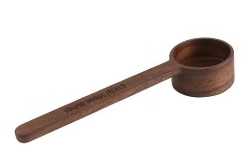 dosierlöffel-aus-holz-mit-logo-juerg-siegrist-ag