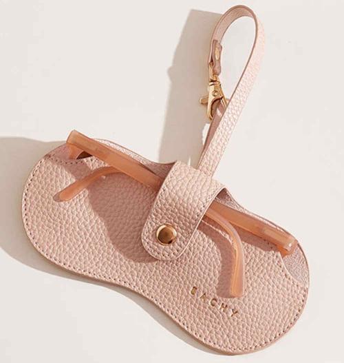 Brillenetui mit Prägung