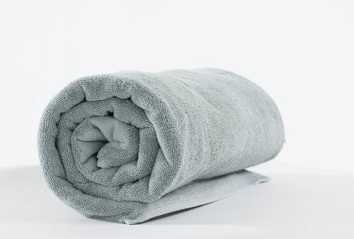 Badetuch mit Logo-Einwebung, Juerg Siegrist