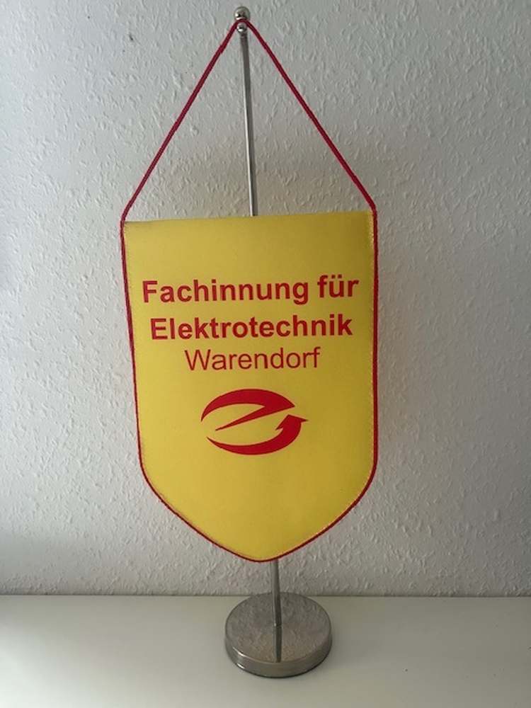 Teleskop-Wimpelständer aus Metall mit Wimpel