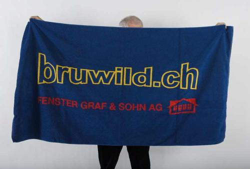 Vorderseite des farbig gewebten Tuches als Sonderanfertigung für Bruwild – Juerg Siegrist AG Werbeartikel