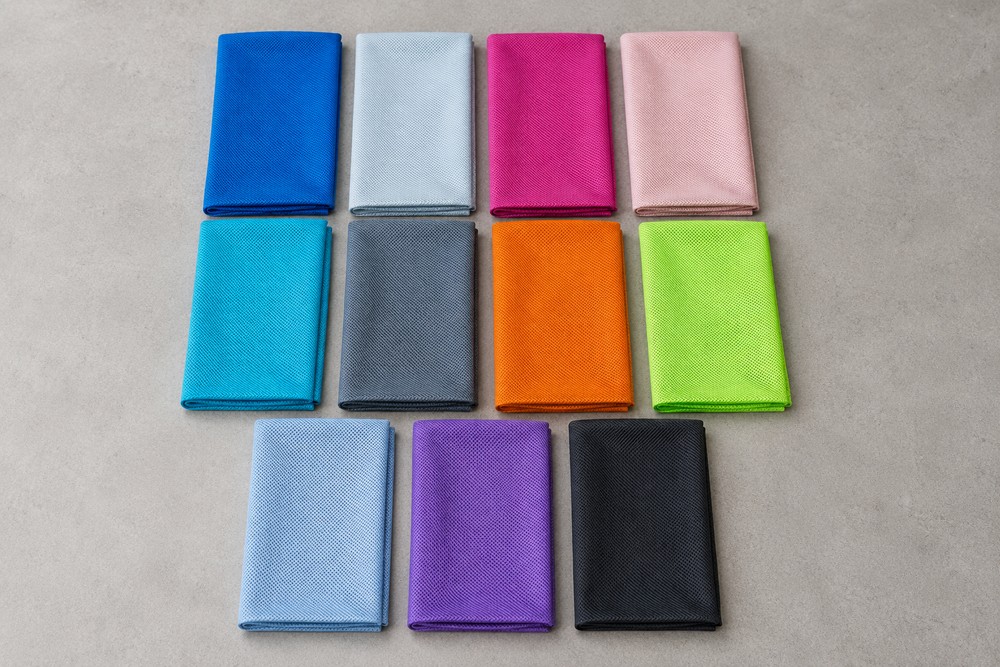 Mikrofaser-Kühltuch 30 × 100 cm in 11 Farben mit Logo